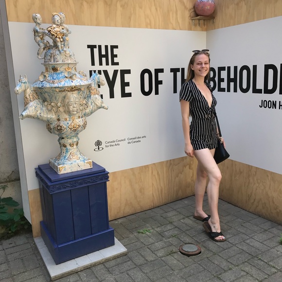 Meet your Posher, Nicole - Picture 1 of 1